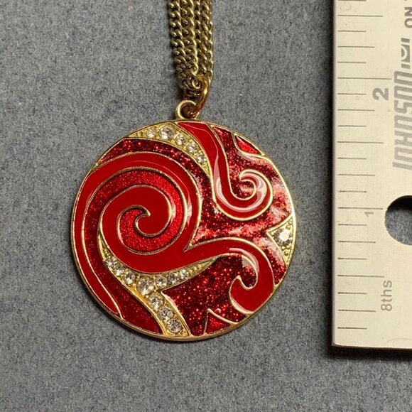 Swirl Round Pendant Necklace 18 In Red Enamel Rhinestone Gold Double Chain Retro - Picture 5 of 6